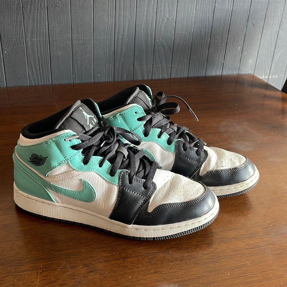 Air Jordan 1 mid